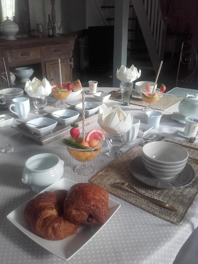 La Caldamente Bed and Breakfast Rieux-de-Pelleport Exteriör bild